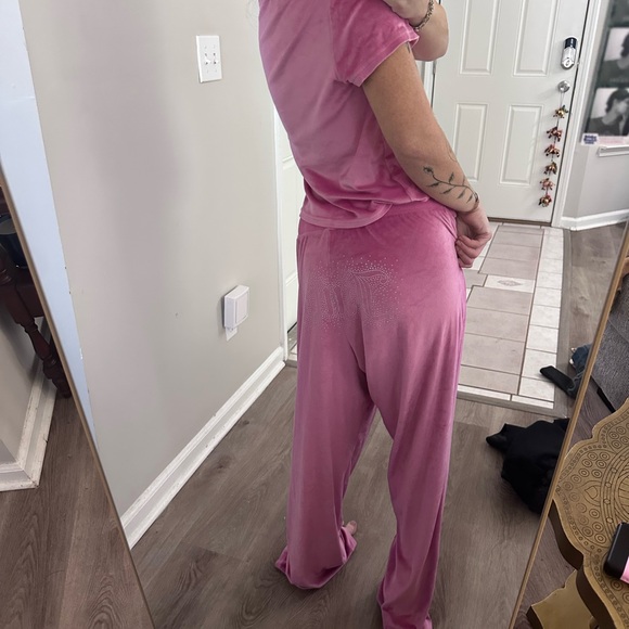 Juicy Couture Pink Velour Set - Picture 2 of 2